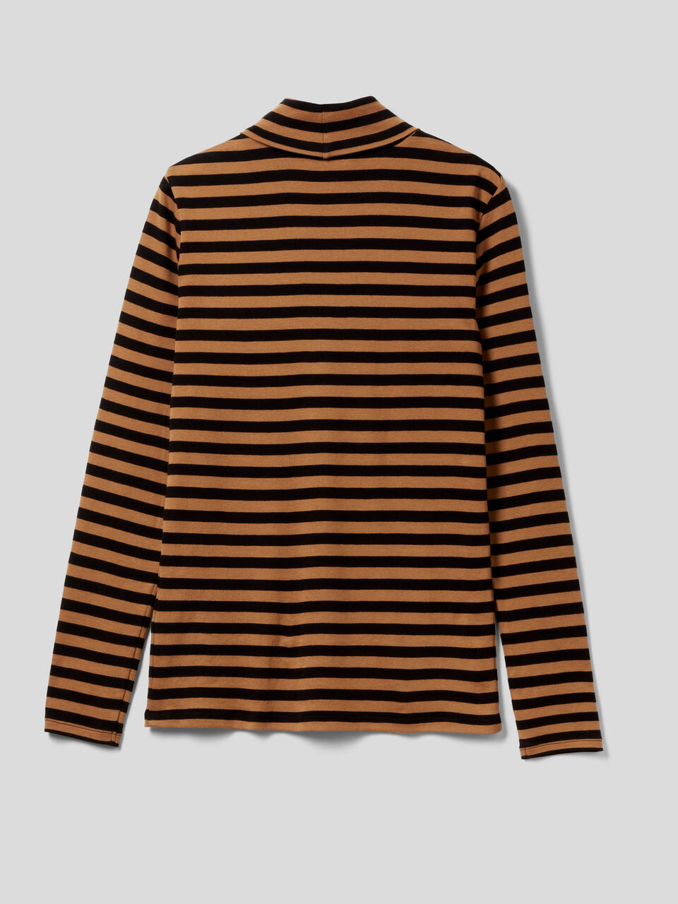 Gestreiftes T-Shirt mit Rollkragen image number 2