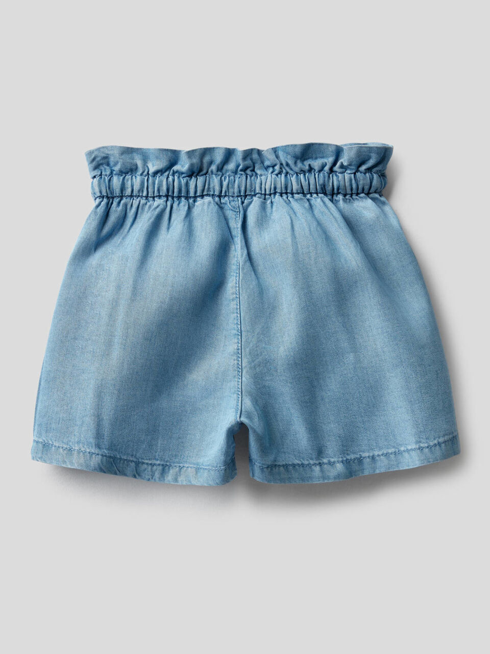 Shorts aus leichtem Jeansstoff mit hohem Bund image number 2
