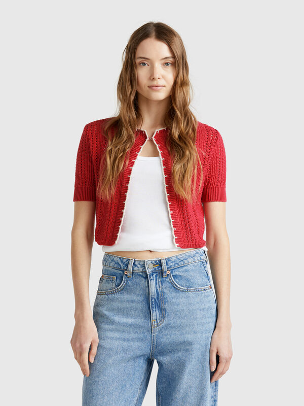 Kurze, perforierte Strickjacke Damen