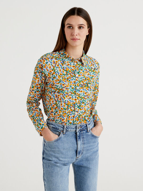 Mit Blumen gemusterte Hemdbluse aus reiner Baumwolle Damen