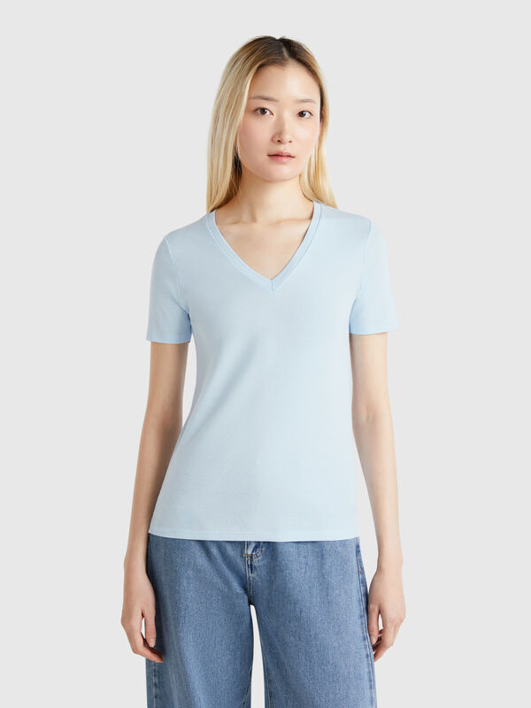 T-Shirt in Himmelblau aus reiner Baumwolle mit V-Ausschnitt Damen