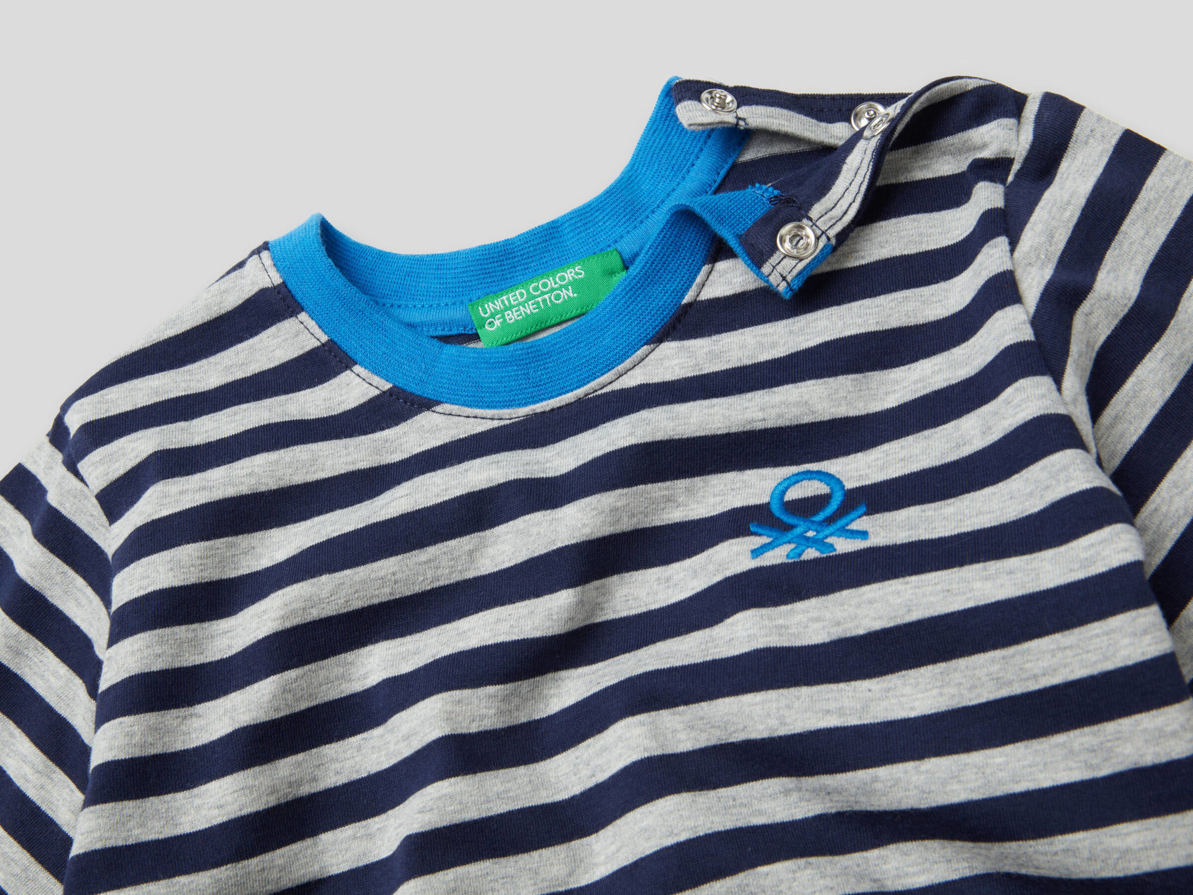 Gestreiftes T-Shirt aus Bio-Baumwolle image number null