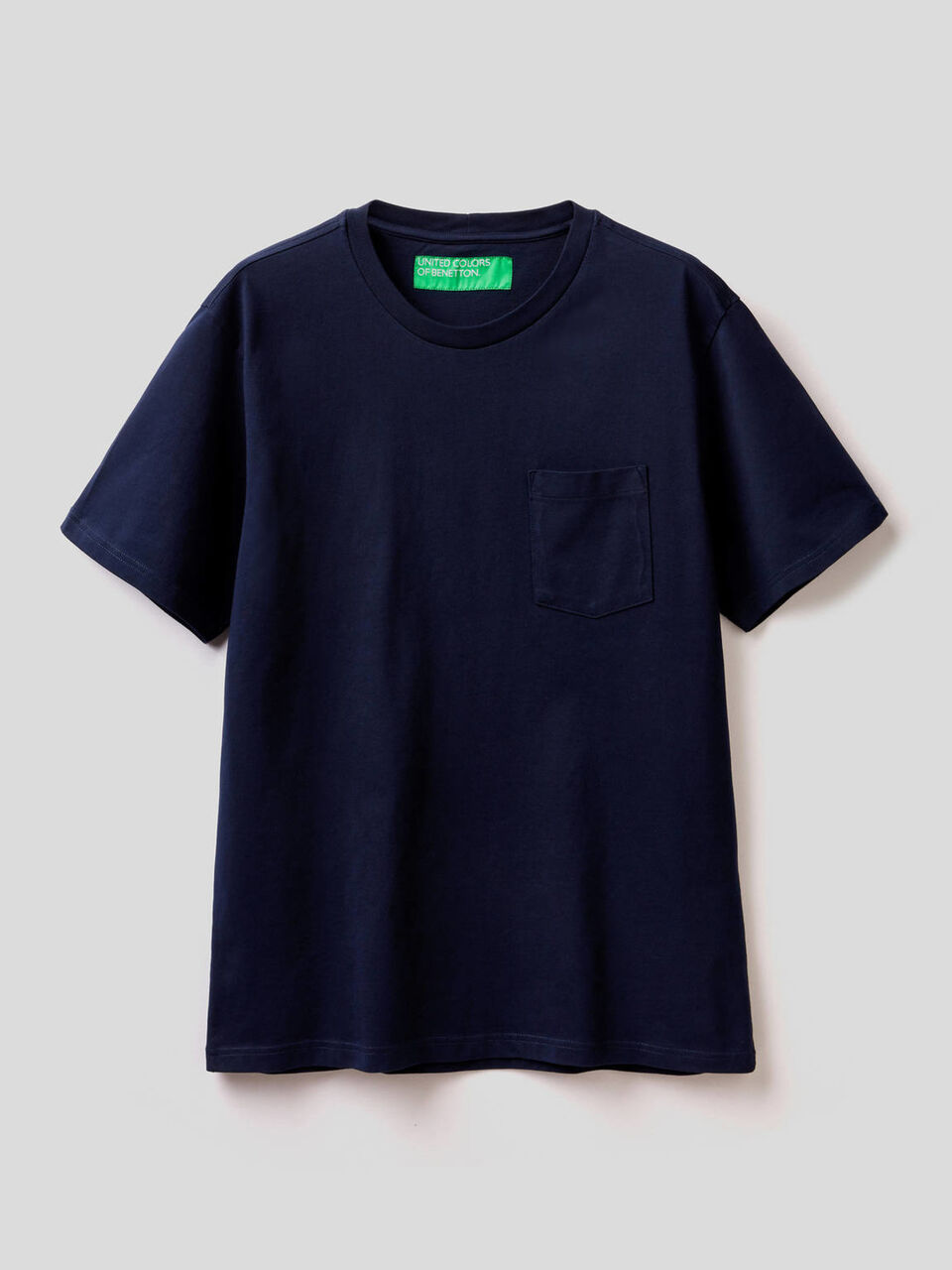 T-Shirt aus 100% Baumwolle mit Tasche image number 1