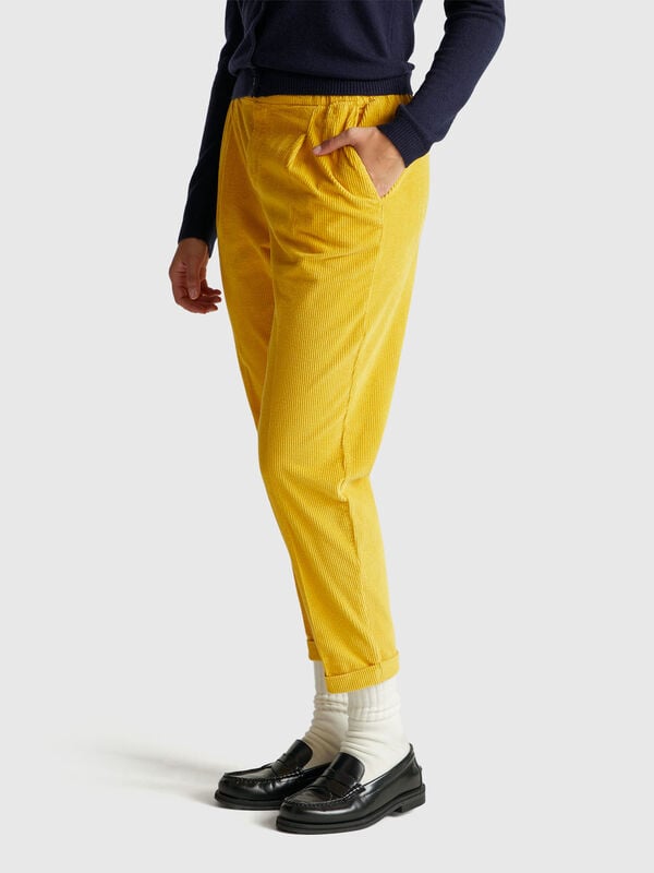 Samt-Chinohose mit elastischem Bund Samt-Chinohose mit elastischem Bund Damen
