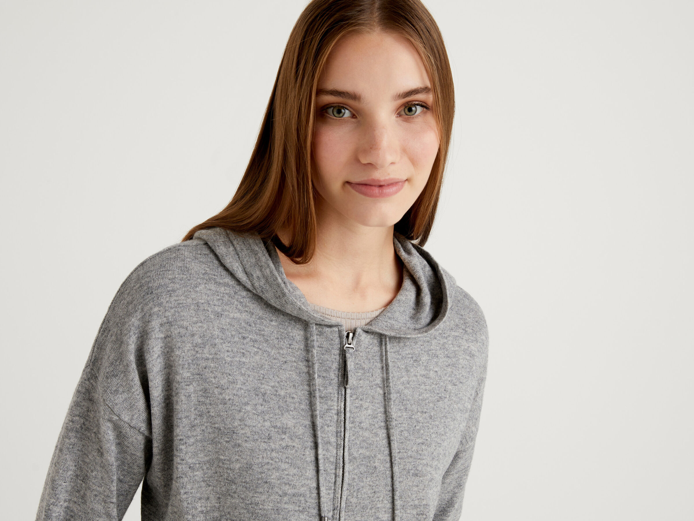 Pullover aus einer Cashmeremischung mit Kapuze image number 4