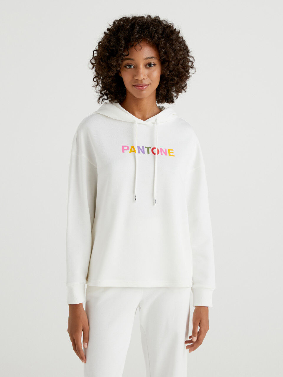 Sweatshirt mit Kapuze in Cremeweiß BenettonxPantone™