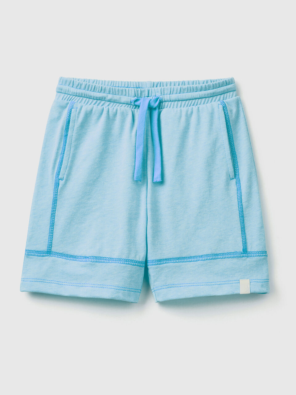 Shorts aus recyceltem Stoff image number 1
