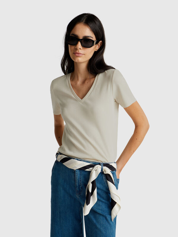 T-Shirt aus reiner Baumwolle mit V-Ausschnitt Damen