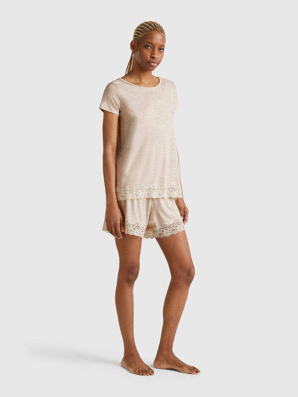 Fließende Shorts mit Spitze Damen