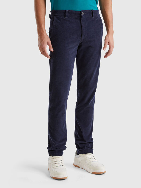 Slim Fit Hose aus Stretchsamt Slim Fit Hose aus Stretchsamt Herren