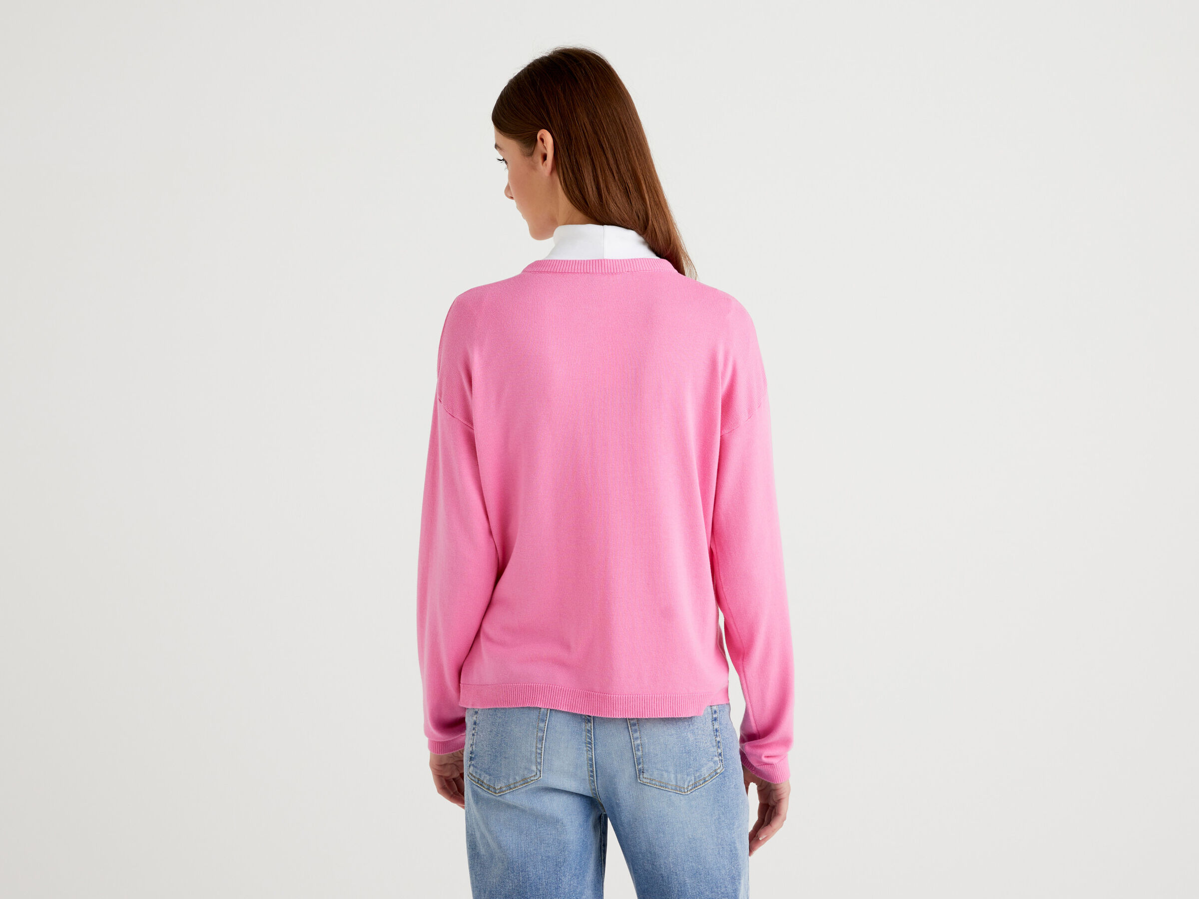 Strickjacke mit Rundausschnitt und Knöpfen image number 2