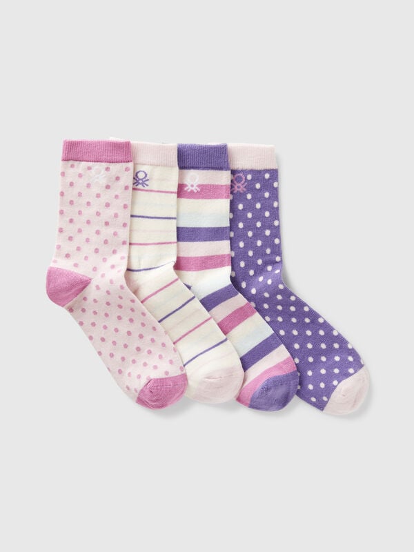 Vier Paar gemusterte Socken Jungen