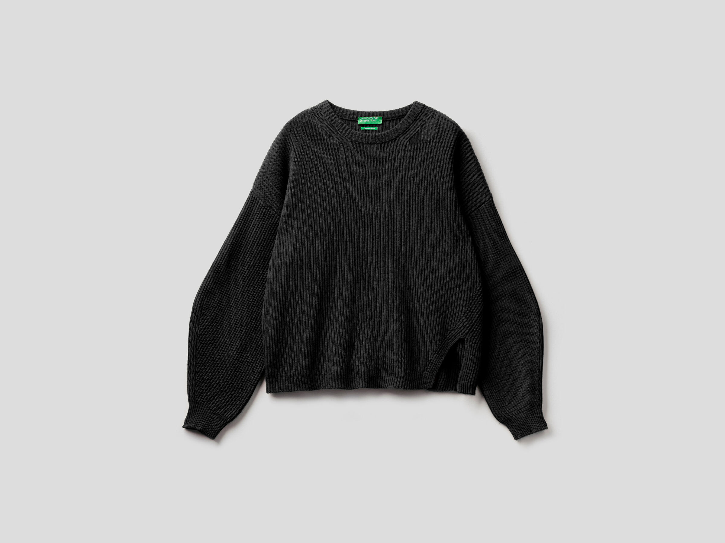 Weicher Pullover mit Schlitz-Motiv image number 5