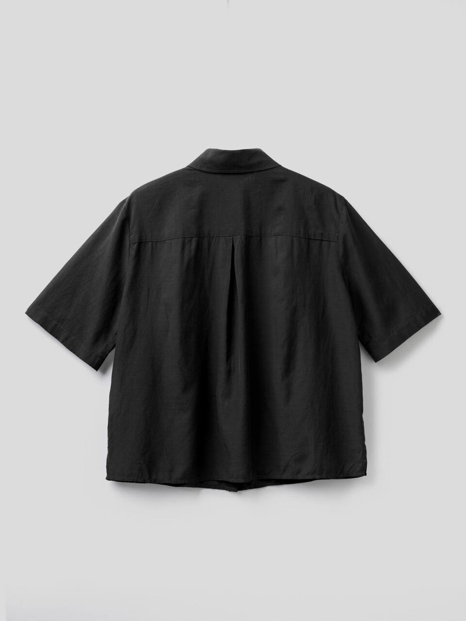 Leichte Bluse mit kurzen Ärmeln image number 2