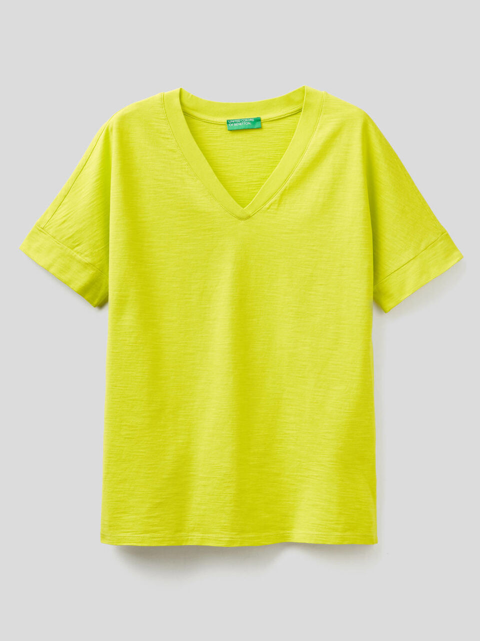 T-Shirt aus 100% Baumwolle mit V-Ausschnitt image number 1