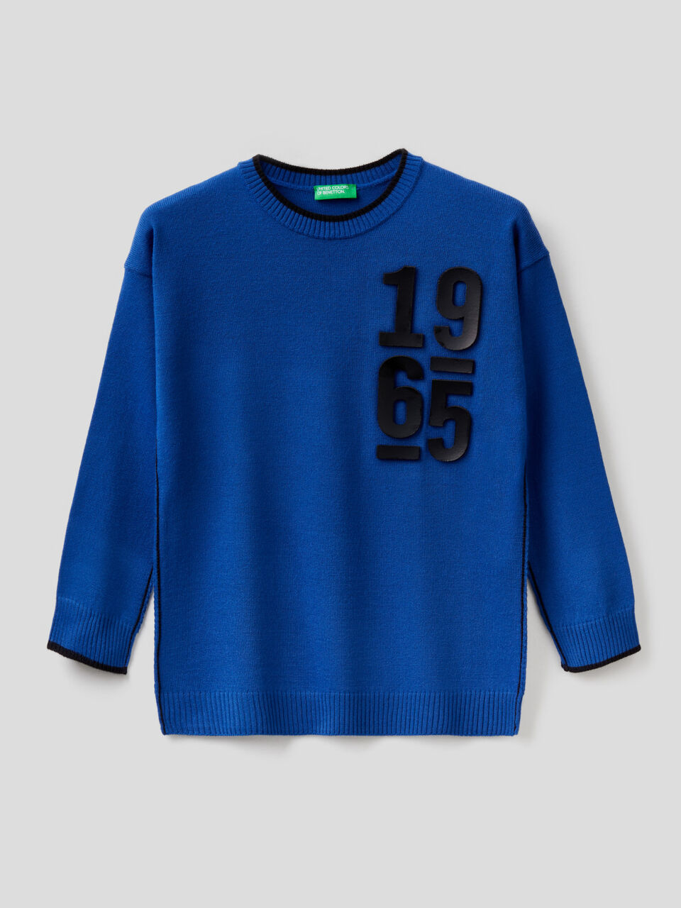 Pullover mit Schriftzug in einer Kontrastfarbe image number 1