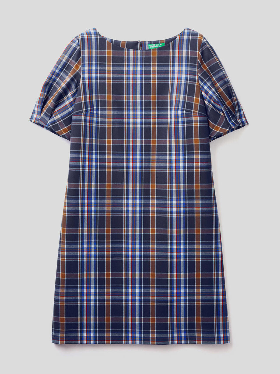 Kleid aus fließendem Stoff mit Karomuster image number 1