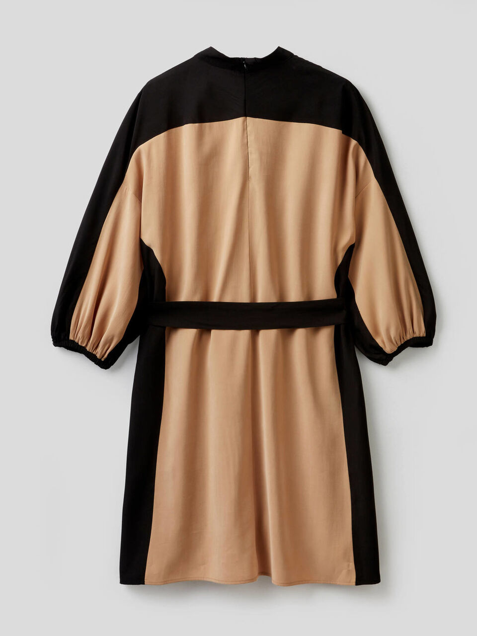 Kleid mit Farbblöcken und 3/4-Ärmeln image number 2