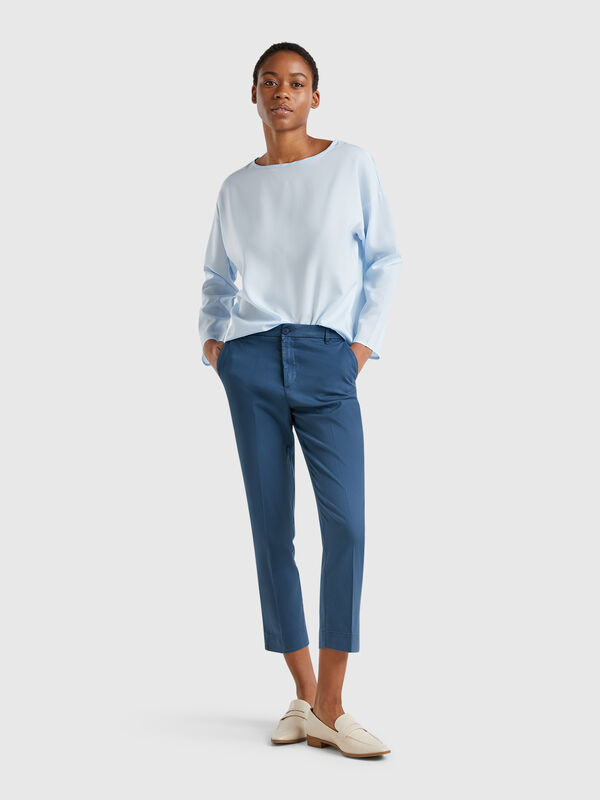Kurze Chinohose aus Stretch-Baumwolle Damen