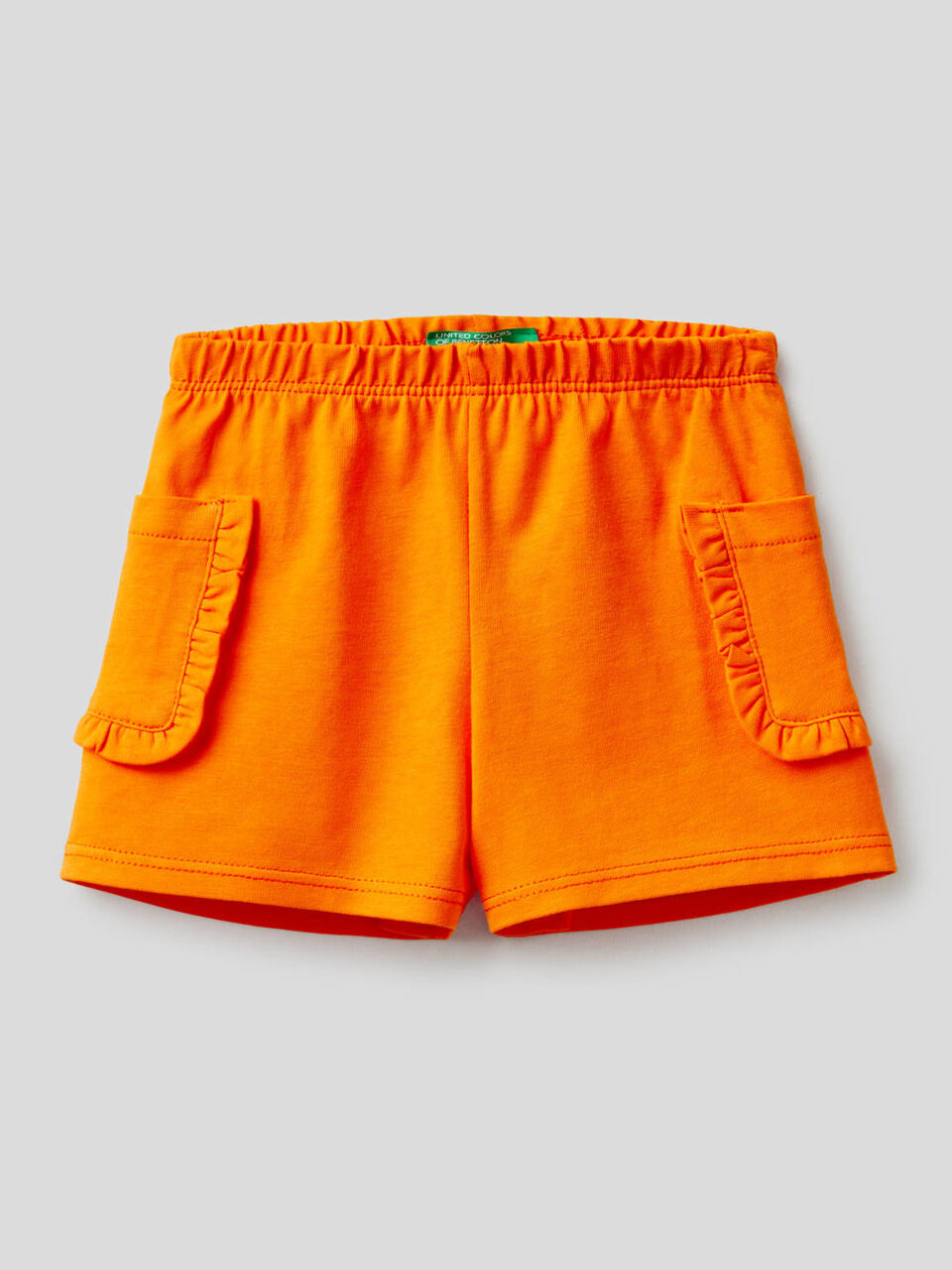 Shorts mit Taschen und Rüschen image number 1