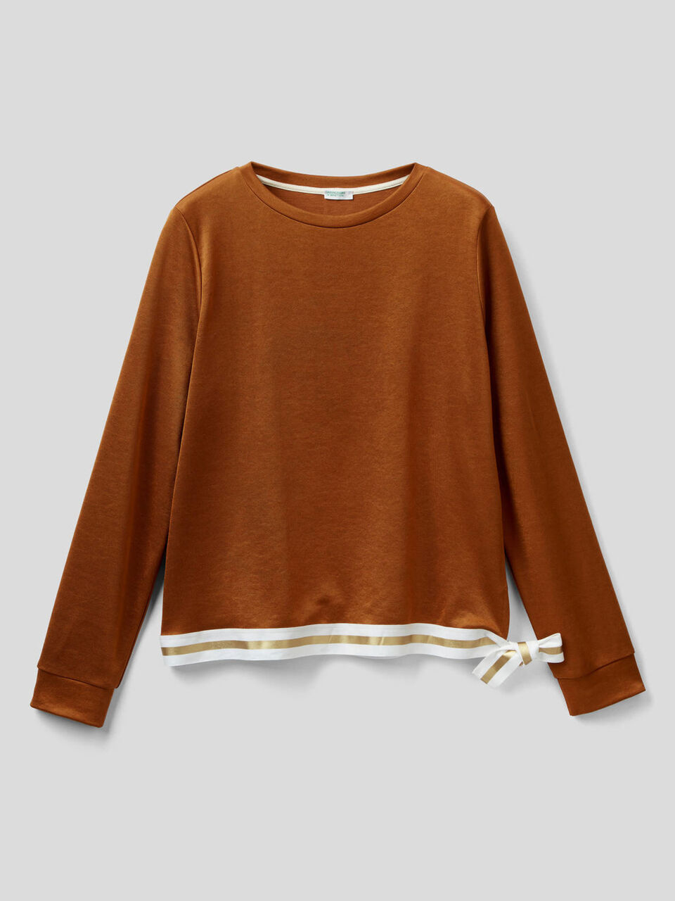 Pullover mit Saum unten in einer Kontrastfarbe image number 1