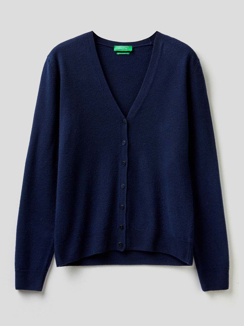 Strickjacke aus reiner Schurwolle mit V-Ausschnitt image number 1