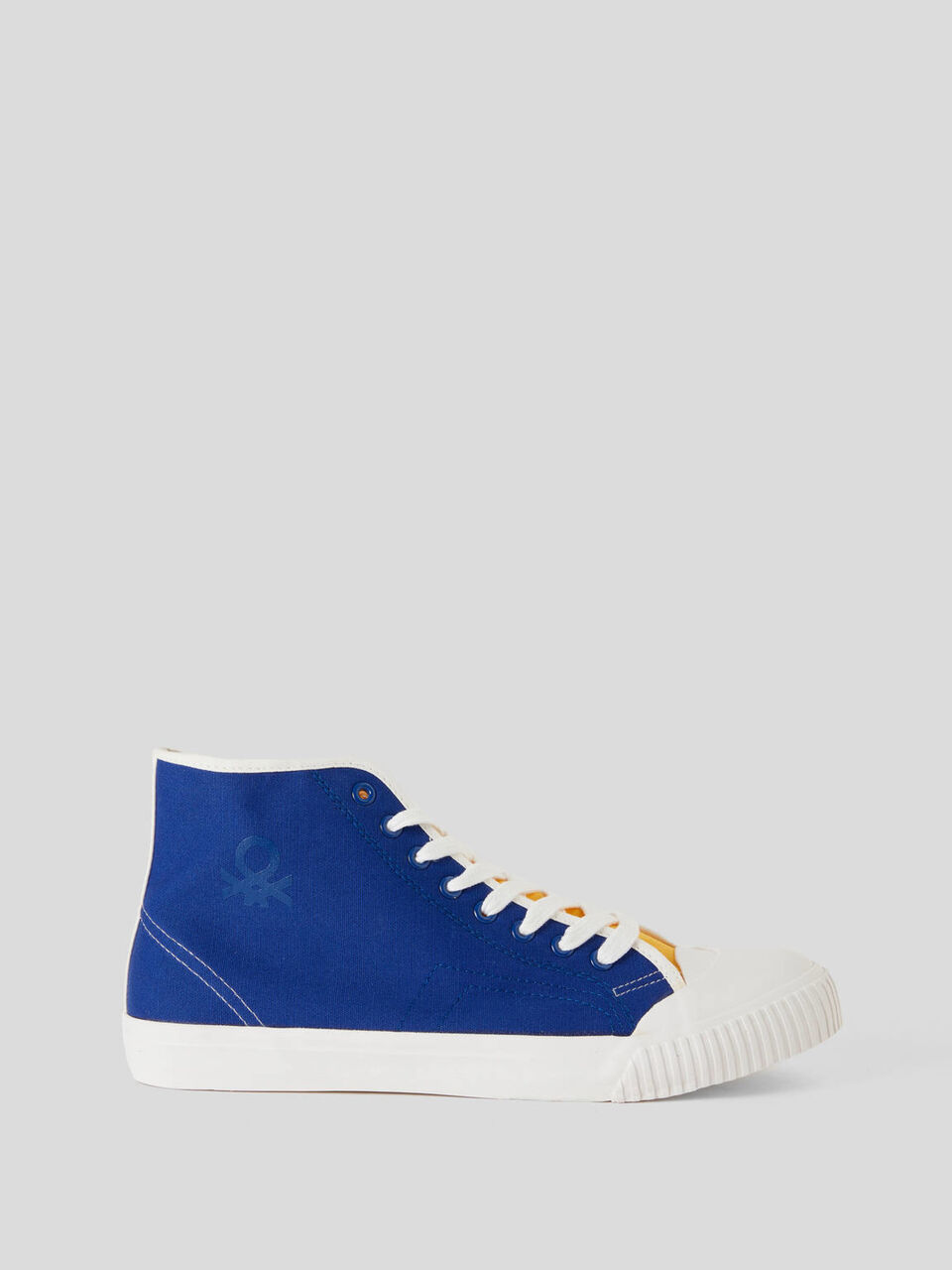 Sneakers aus Webstoff image number 1