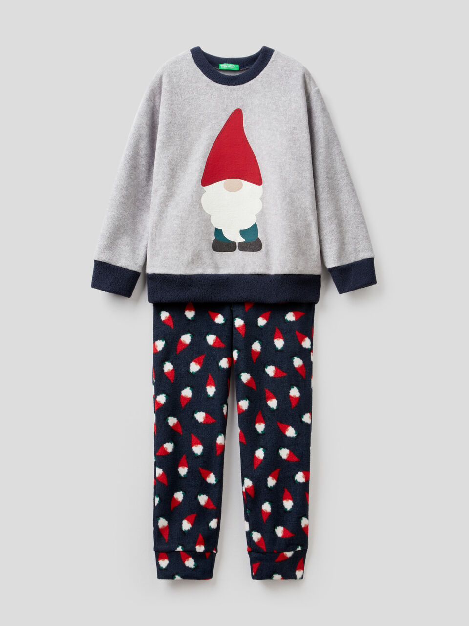 Pyjama aus Fleece mit gemusterter Hose image number 1