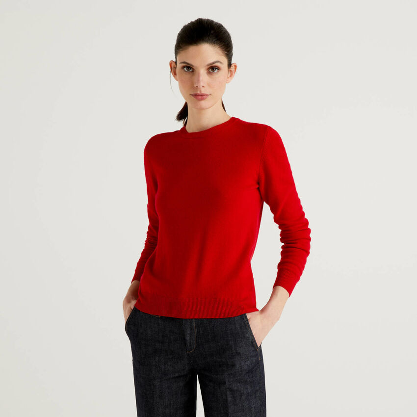 Roter Pullover aus Merinowolle mit Rundausschnitt