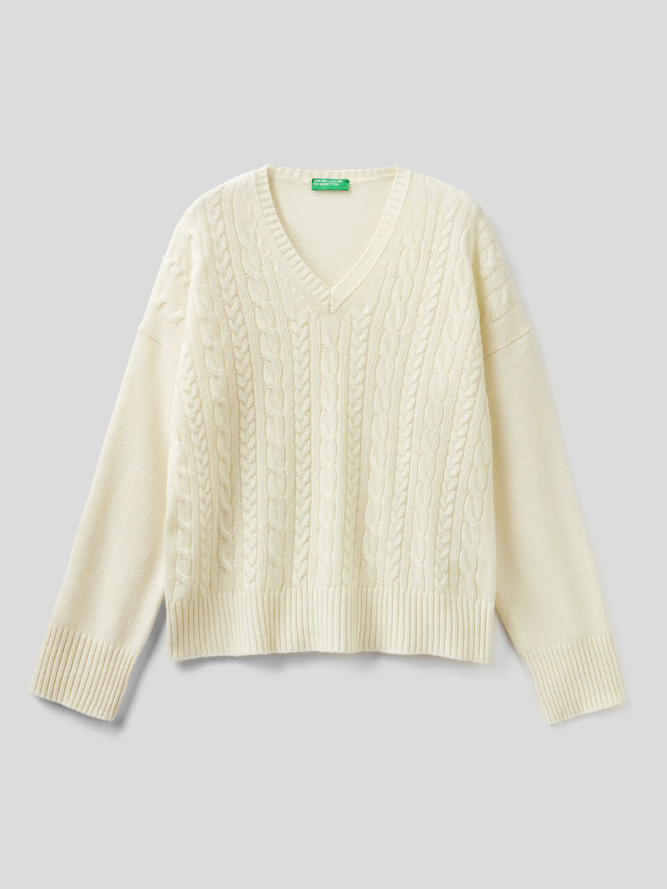 Pullover mit besonderer Verarbeitung und V-Ausschnitt image number 1