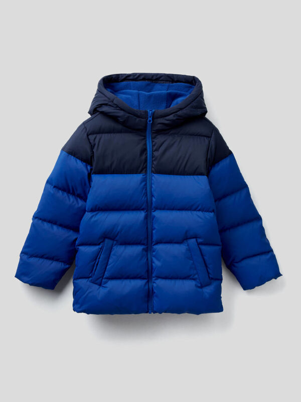 Zweifarbige Daunenjacke mit Kapuze Jungen
