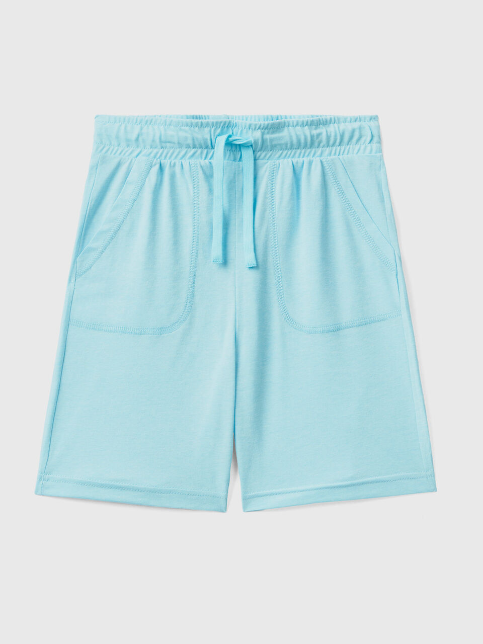 Bermudas aus recyceltem Stoff mit Taschen image number 1