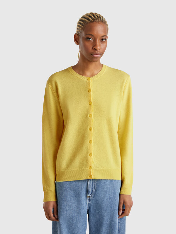Rundhals-Cardigan in Gelb aus reiner Merinowolle Damen