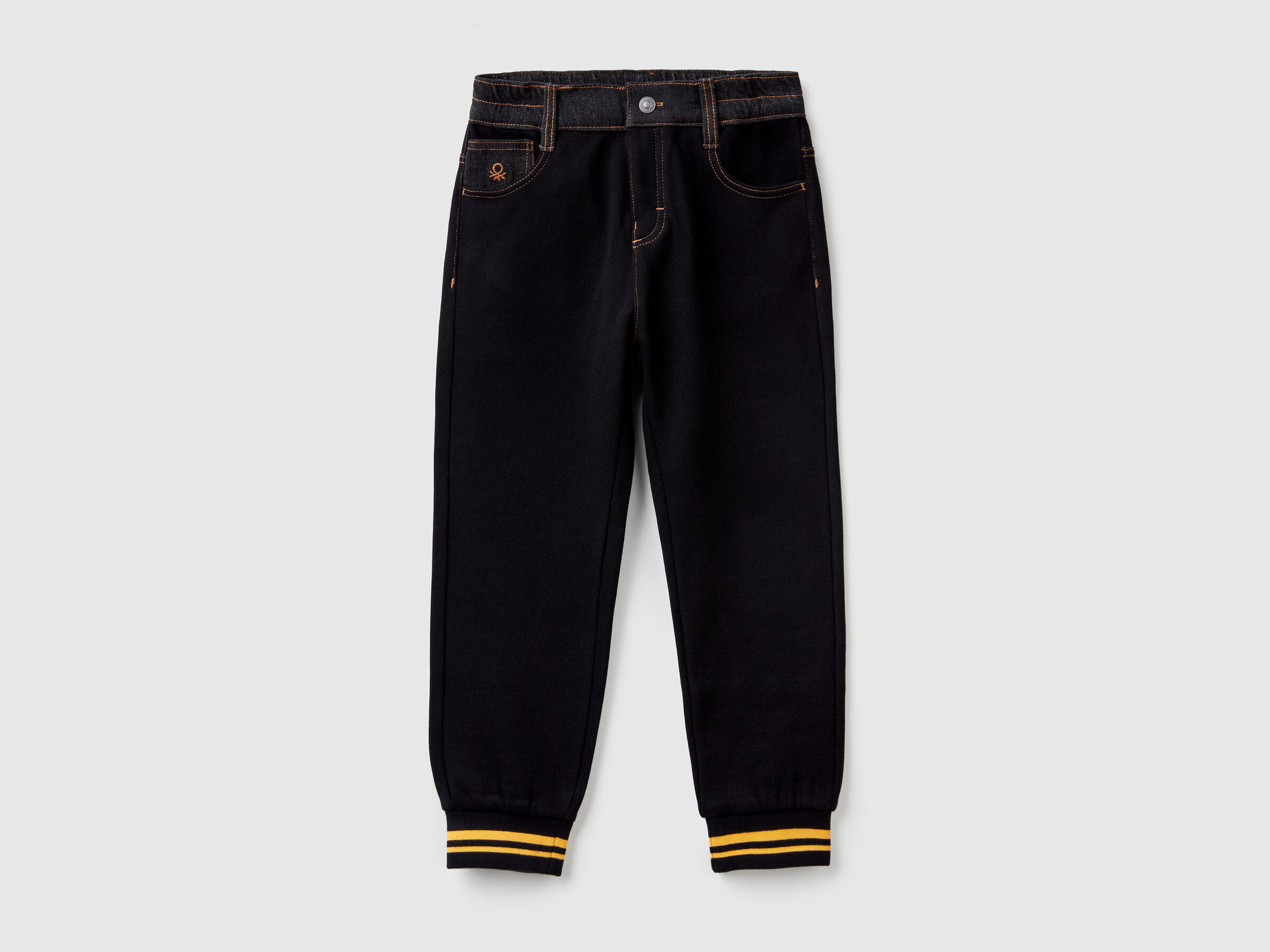 Hose aus Sweatstoff mit Details aus Denim image number null