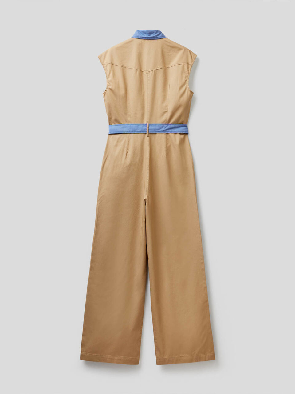Jumpsuit aus Baumwolle mit Details in einer Kontrastfarbe image number 2