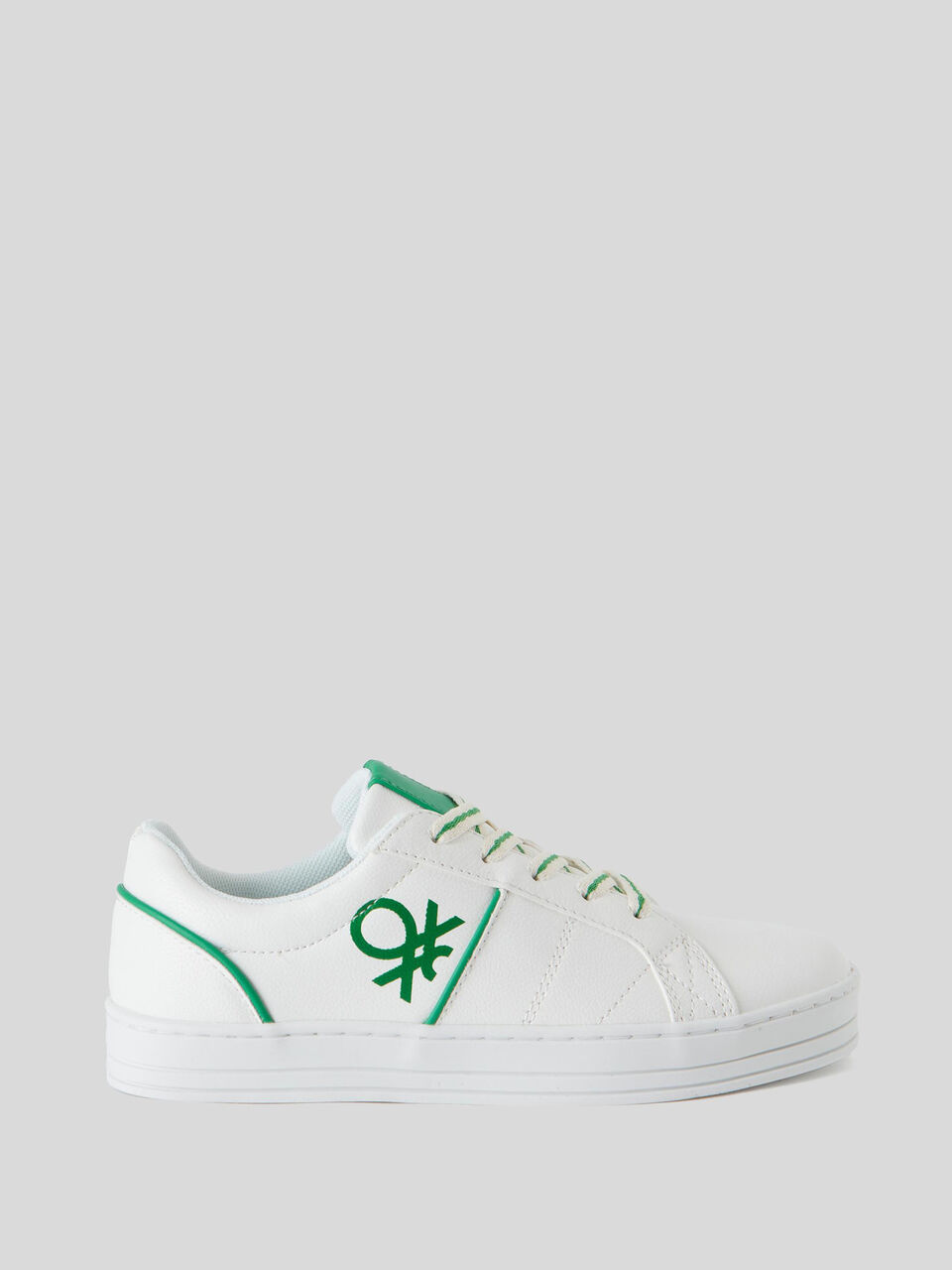 Sneakers mit Bändern und Logo image number 1
