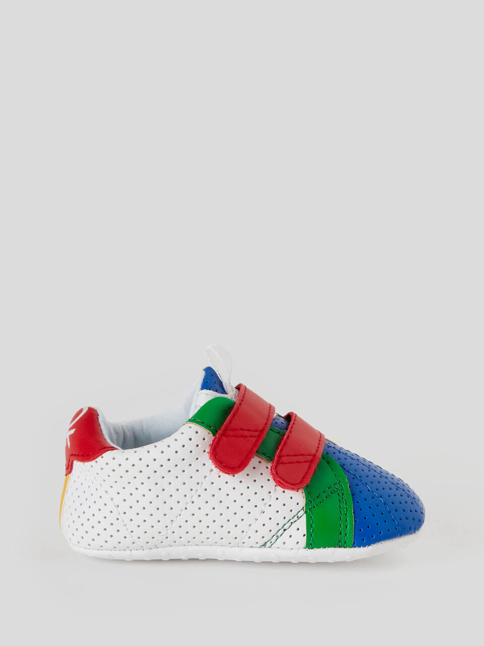 Sneakers für die ersten Schritte image number 1