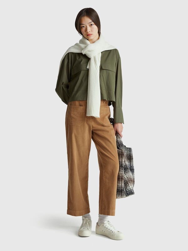 Gerade geschnittene Samthose Gerade geschnittene Samthose Damen