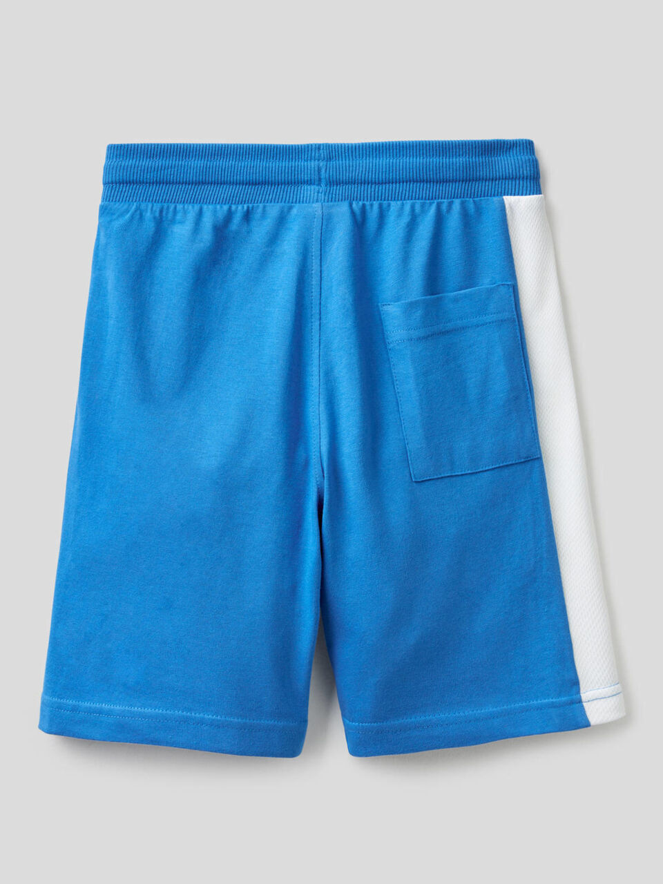 Sportliche Bermuda mit seitlichem Streifen image number 2