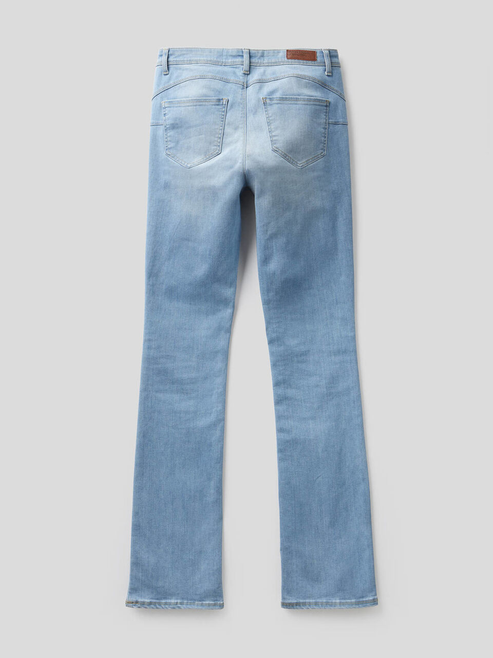 Push-Up-Jeans mit Bootcut image number 2