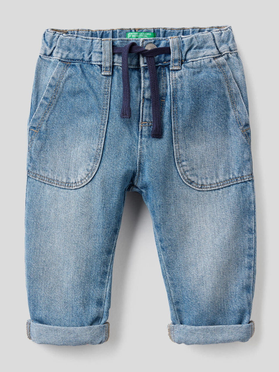 Jeans aus 100% Baumwolle mit Maxi-Taschen image number 1