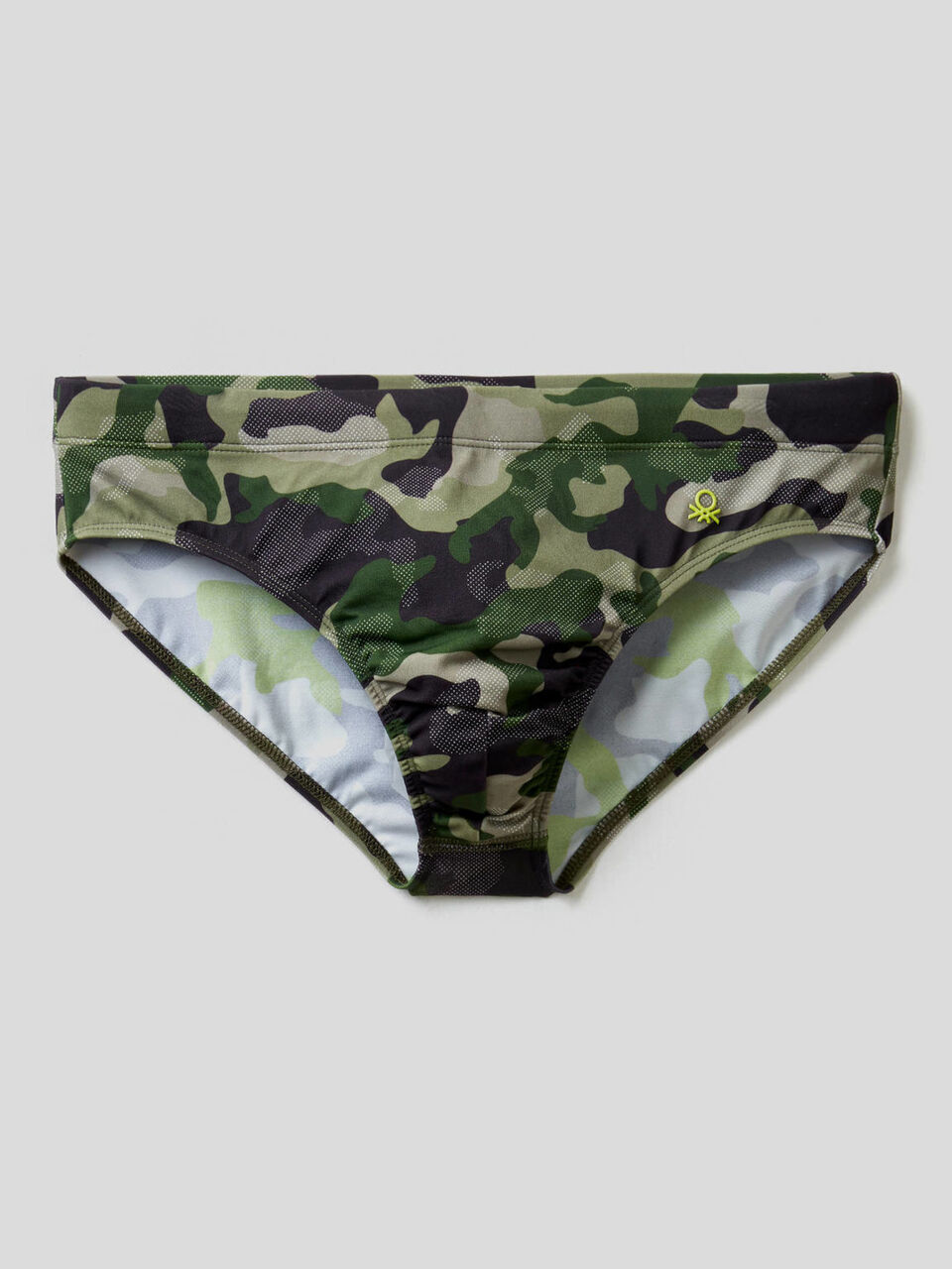 Badeslip mit Camouflageprint image number 1