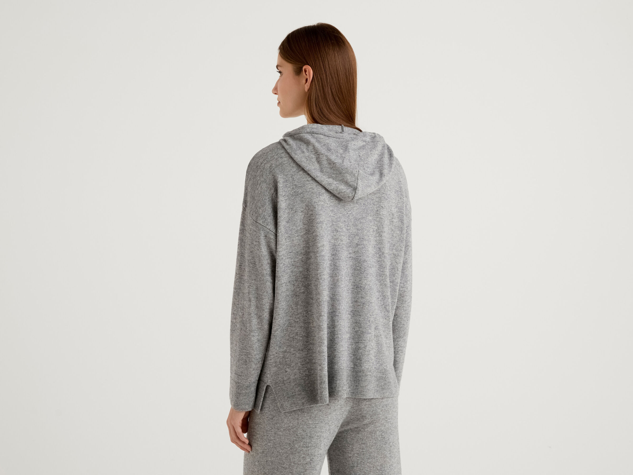 Pullover aus einer Cashmeremischung mit Kapuze image number 2