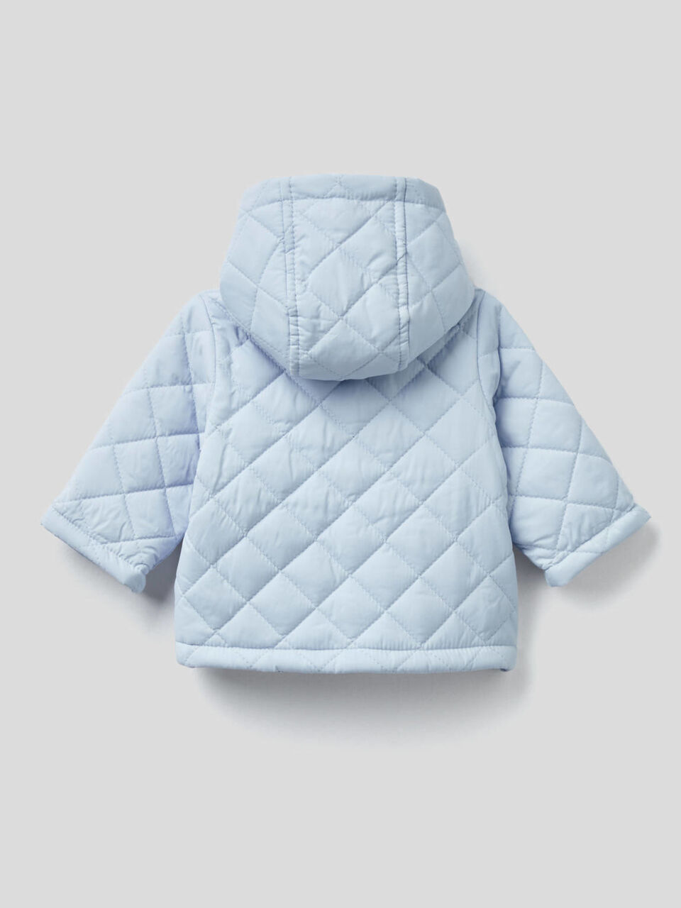 Wattierte Jacke mit Steppnähten und Kapuze image number 2
