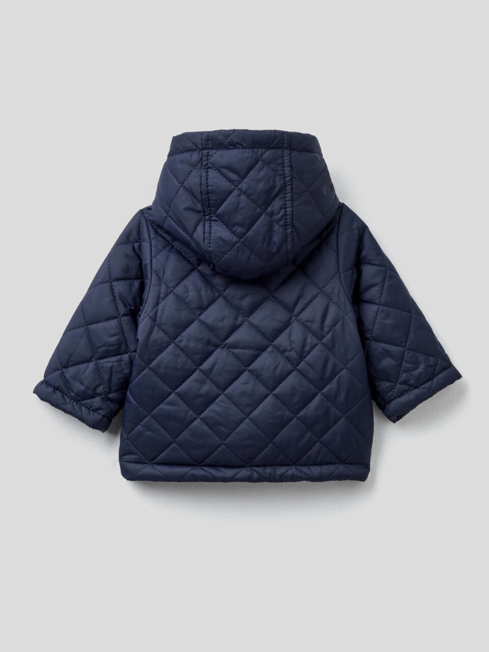 Wattierte Jacke mit Steppnähten und Kapuze image number 2