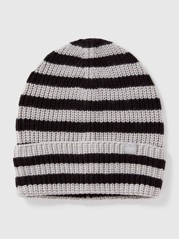 Gestreifte Strickmütze Jungen