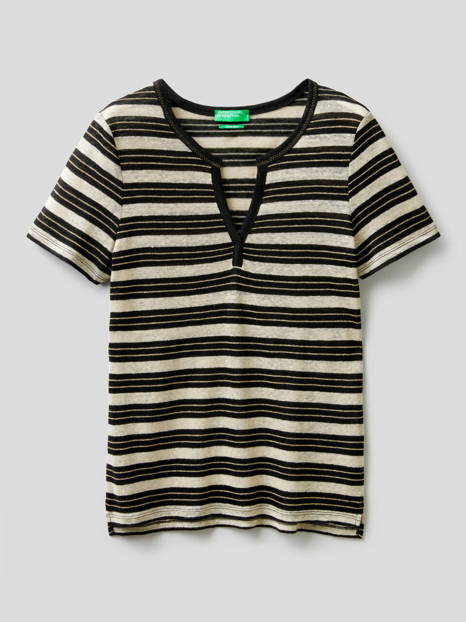Gestreiftes T-Shirt mit V-Ausschnitt image number 1